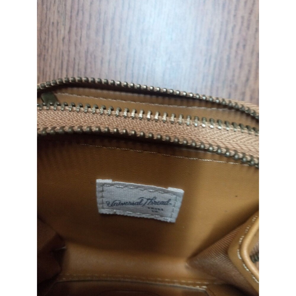 Universal Threads Card Wallet - Picture 3 of 8
